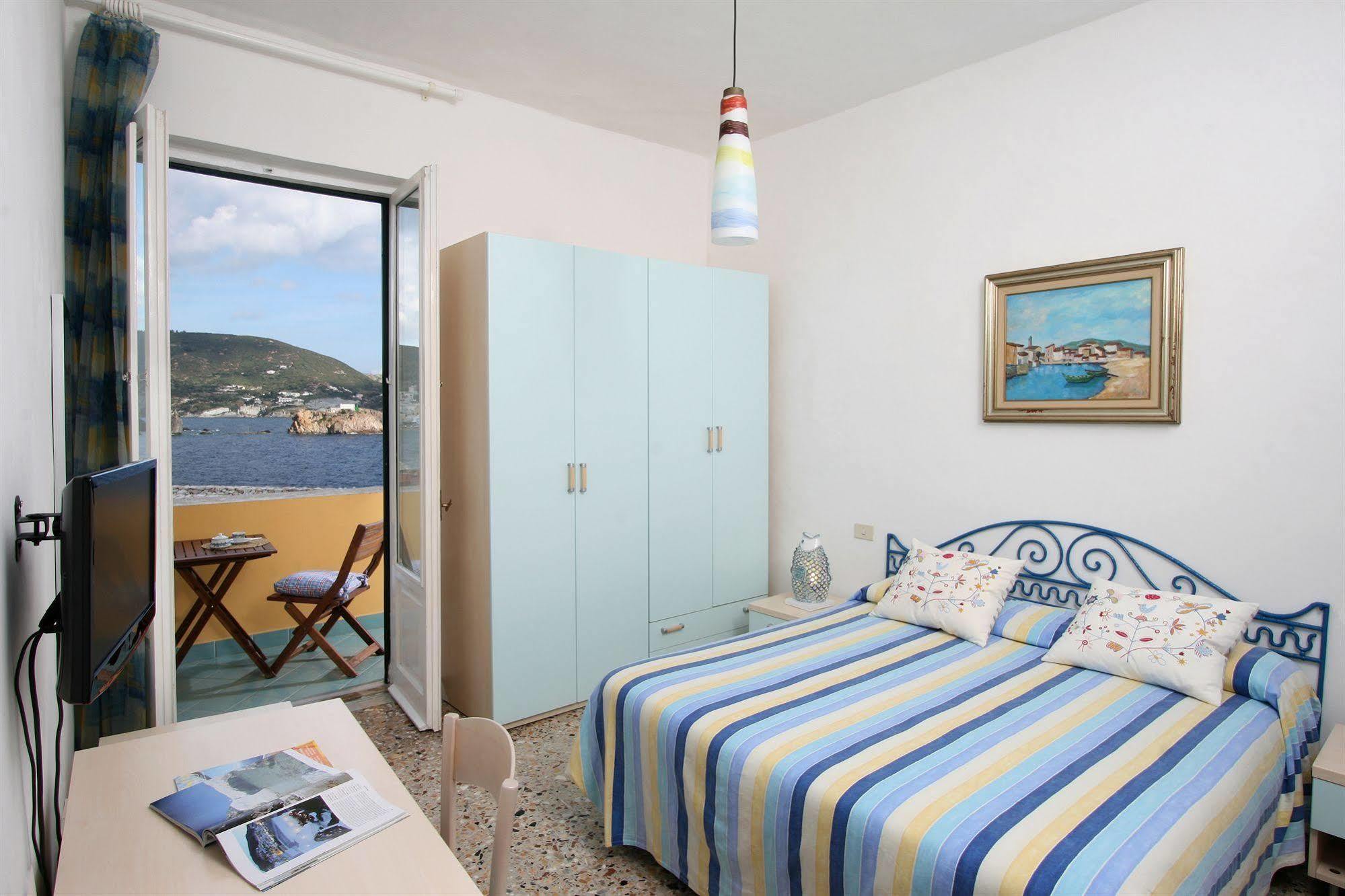 Locanda Mari Ponza Exterior foto